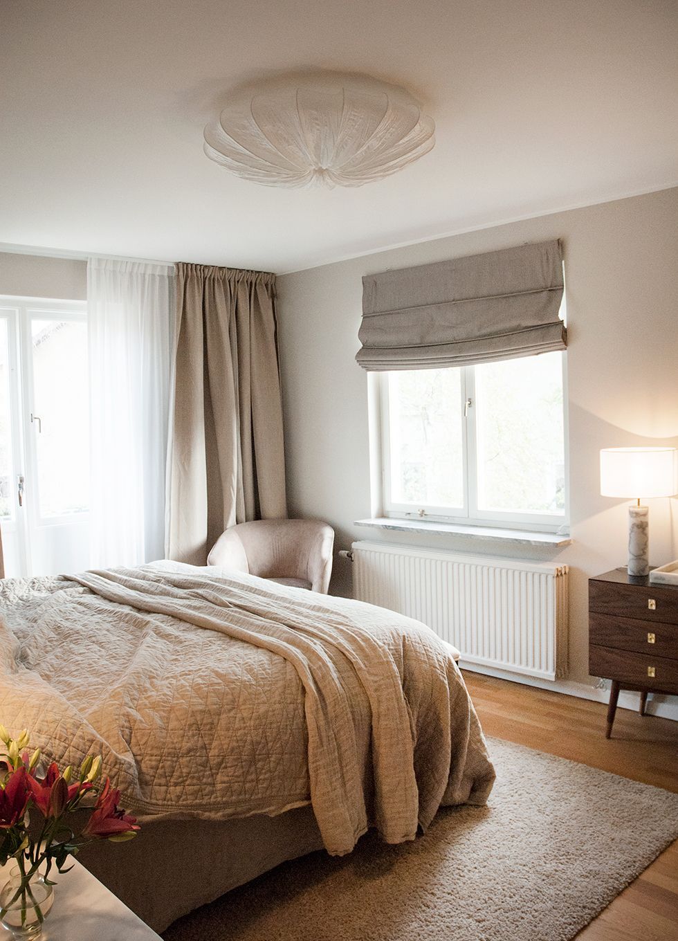 Illuminate Your Space Choosing the Perfect Ceiling and Night Table Lamps for Every Room